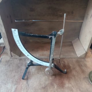 Báscula antigua pesa carta sin plato c/ sello 31cm