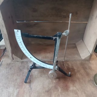 Báscula antigua pesa carta sin plato c/ sello 31cm