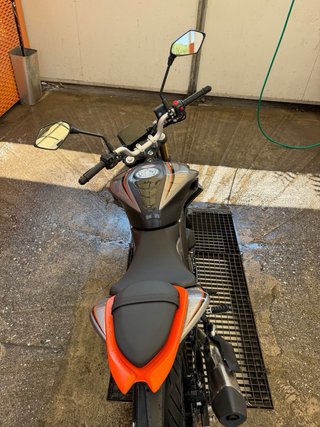 QJ MOTOR SRK 125 S Naked Moto