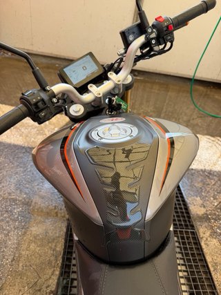 QJ MOTOR SRK 125 S Naked Moto
