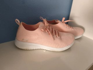 Zapatillas Skechers Rosa y Blancas