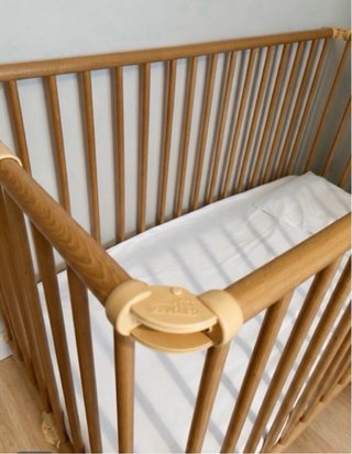 Cuna Geuther plegable con colchón