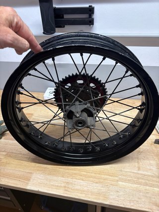 Llanta radios 17” supermotard
