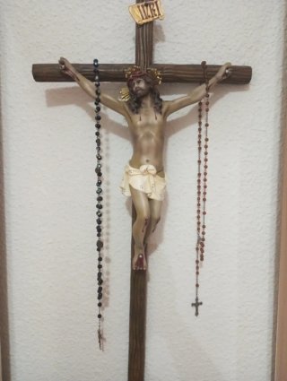 Cristo antiguo con cruz madera