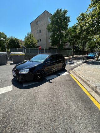 golf 5 gti *MOTOR RECIEN ECHO*