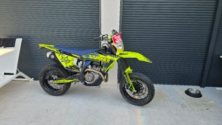 Husqvarna Supermoto FE450 Stunt bike profesional