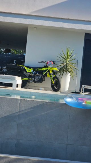Husqvarna Supermoto FE450 Stunt bike profesional
