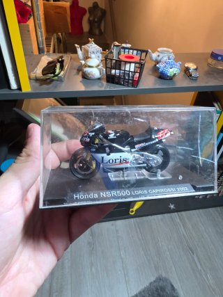 Maqueta Honda NSR500 Loris Capirossi 2002