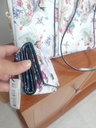 Cartera nueva Parfois estampado tropical.