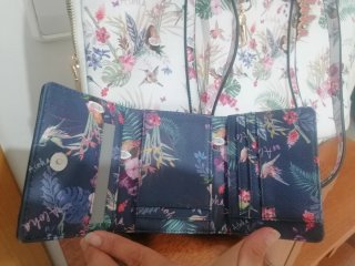 Cartera nueva Parfois estampado tropical.
