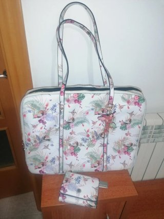 Cartera nueva Parfois estampado tropical.