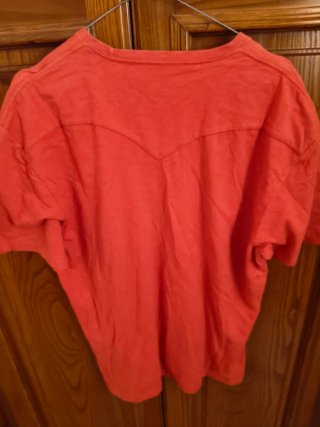 T-shirt Levi's rossa con stampa grafica