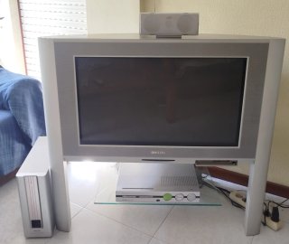 Televisor Philips 32 con DVD y Home Cinema