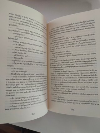 Los ojos amarillos de los cocodrilos