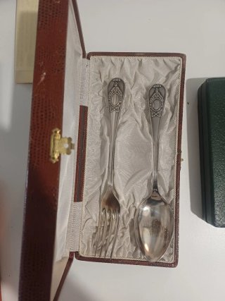Cuchara y Tenedor Set Estuche Marrón