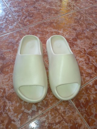 Chanclas Adidas Beige