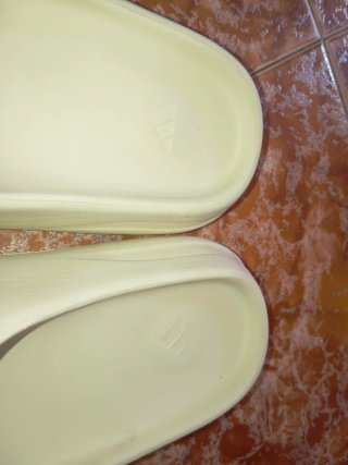 Chanclas Adidas Beige