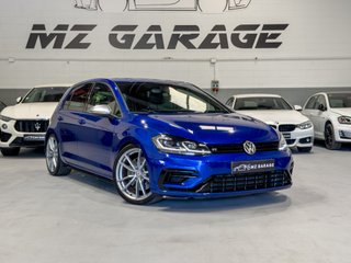 Volkswagen Golf R 300 CV DSG 4MOTION · Performance · Akrapovič · Pretoria 19” · DYNAUDIO