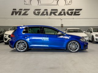 Volkswagen Golf R 300 CV DSG 4MOTION · Performance · Akrapovič · Pretoria 19” · DYNAUDIO