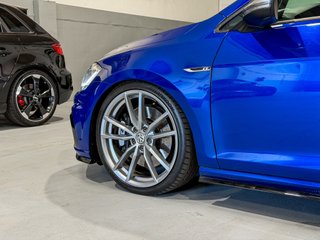 Volkswagen Golf R 300 CV DSG 4MOTION · Performance · Akrapovič · Pretoria 19” · DYNAUDIO