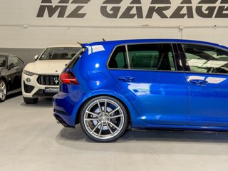 Volkswagen Golf R 300 CV DSG 4MOTION · Performance · Akrapovič · Pretoria 19” · DYNAUDIO