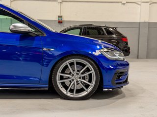 Volkswagen Golf R 300 CV DSG 4MOTION · Performance · Akrapovič · Pretoria 19” · DYNAUDIO