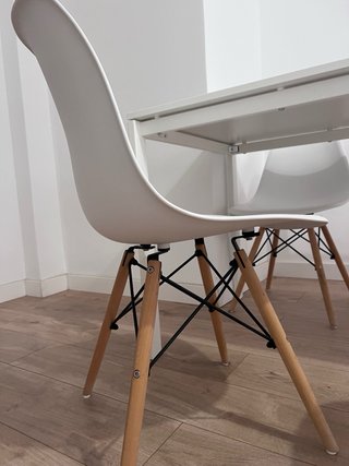 Mesa comedor blanca con 4 sillas