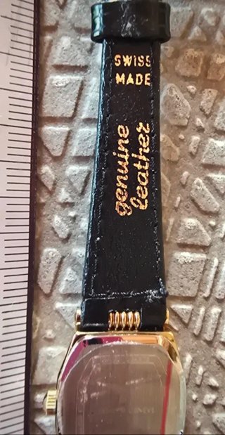 Orologio Universal Geneve donna oro nero