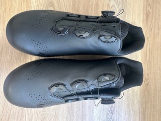 Zapatillas y Pedales Carretera Negros
