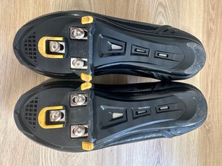 Zapatillas y Pedales Carretera Negros