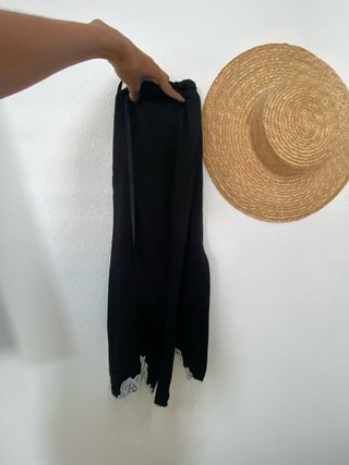 Falda midi Zara satén negro bajo encaje