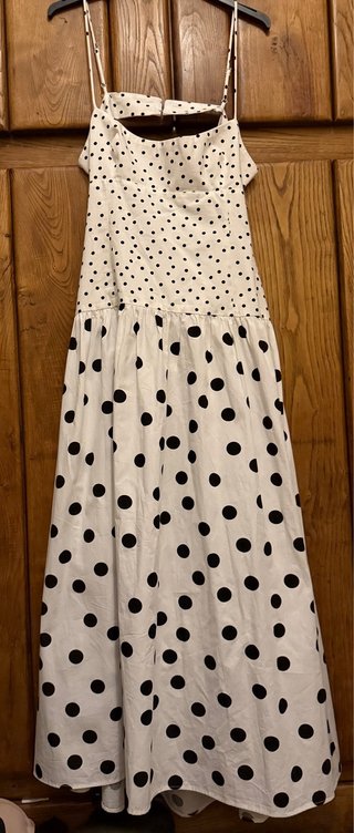 Vestido largo de tirantes con lunares
