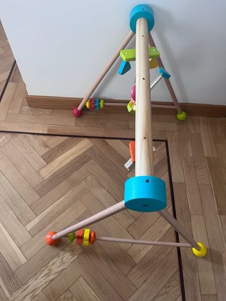 Gimnasio infantil de madera