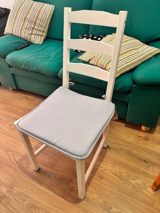 Sillas de salón madera y tela beige
