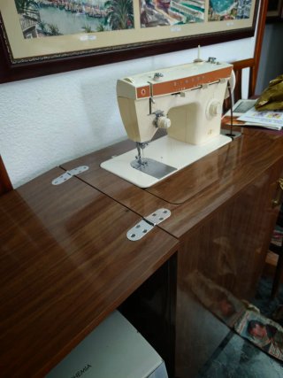 Máquina de coser Singer 368