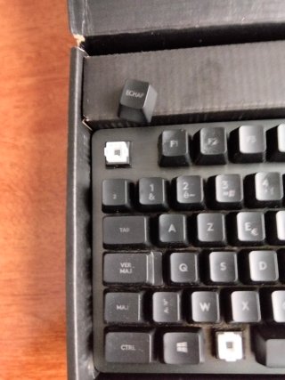 Teclado mecánico RGB de Logitech Modelo G513.(LEER