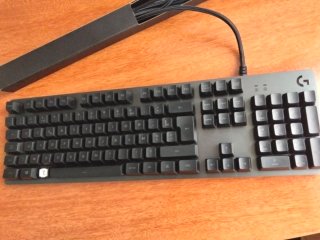 Teclado mecánico RGB de Logitech Modelo G513.(LEER