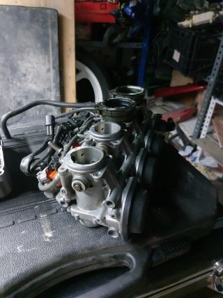PIEZA SUELTAS DE YAMAHA R1 2003