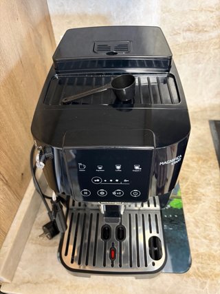 Cafetera DeLonghi Magnifica Start Negra
