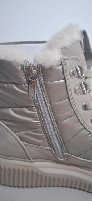 Botas de nieve Tamaris color champán. Sin estrena.