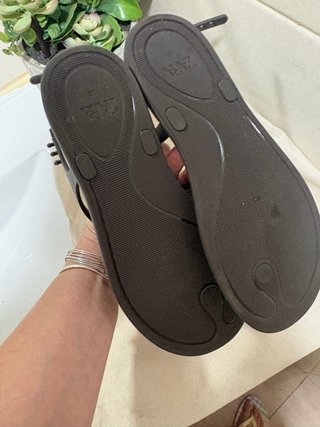 Sandalias Zara marrones de goma