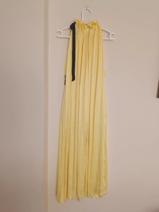 Vestido midi Zara satinado lazo amarillo T.S