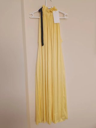 Vestido midi Zara satinado lazo amarillo T.S