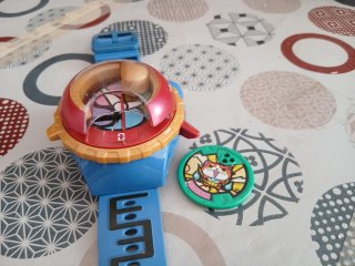 Yokai Watch con medalla Gyabajan