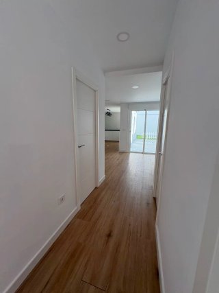 Casa nueva a estrenar en avenida de arcos