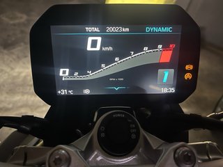 BMW F 900 R (Mantenimiento incluido)