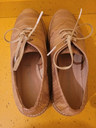 Zapatos Adela Gil Dorados