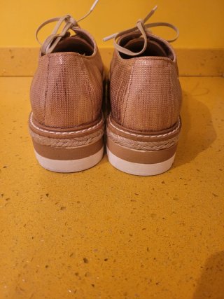 Zapatos Adela Gil Dorados