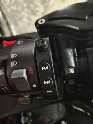 Moto Eléctrica Deportiva Negra ebroh cr