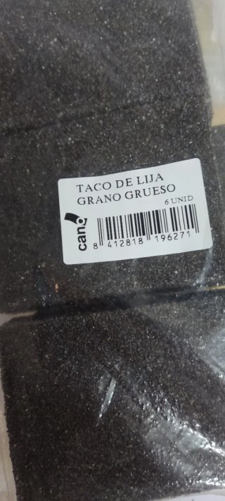 Lote de 8 brochas de madera + rollos de cinta lija